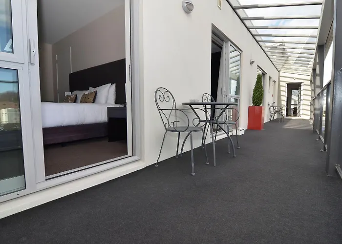 Quality Suites Amore